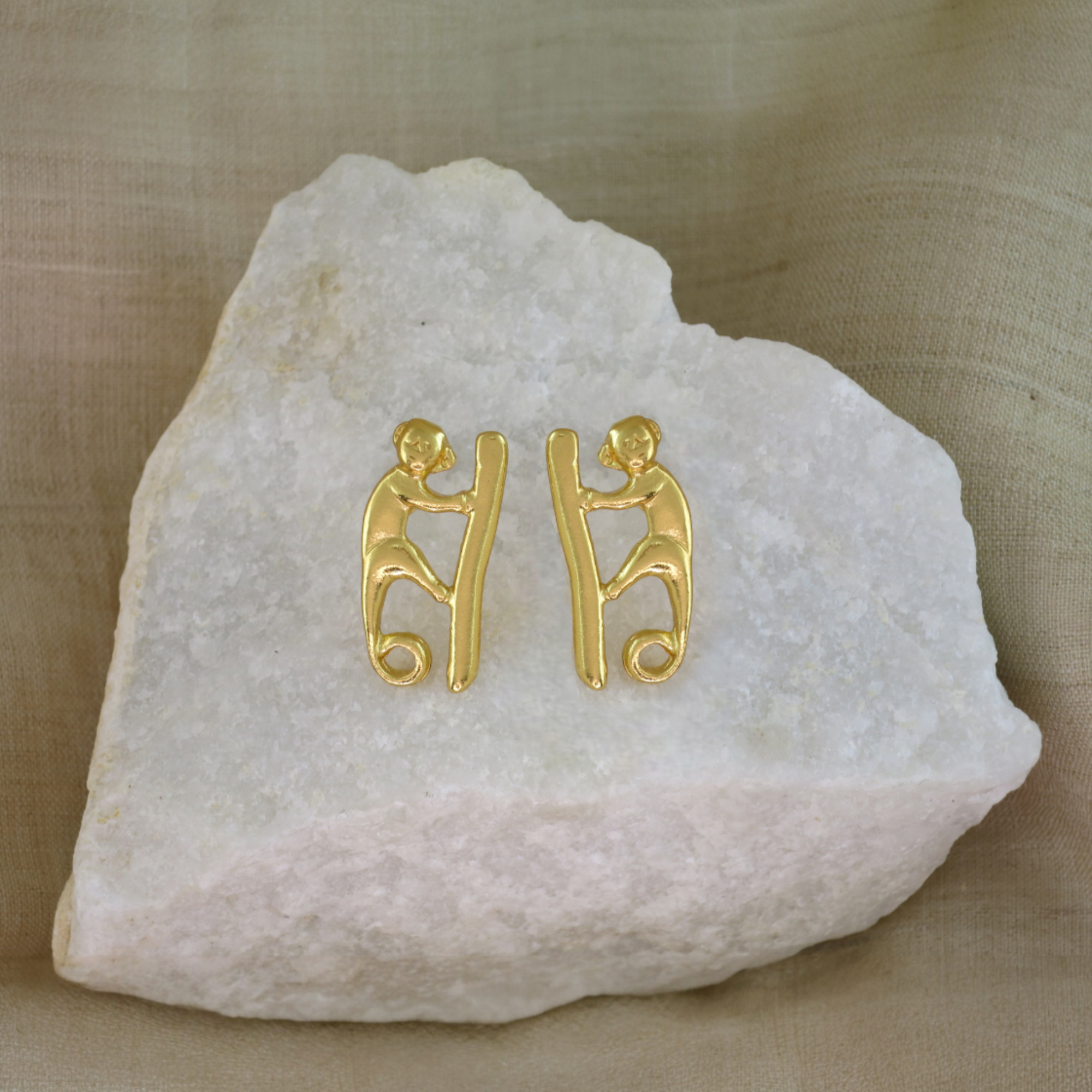 Sinu Monkey 0.8" Drop Earrings