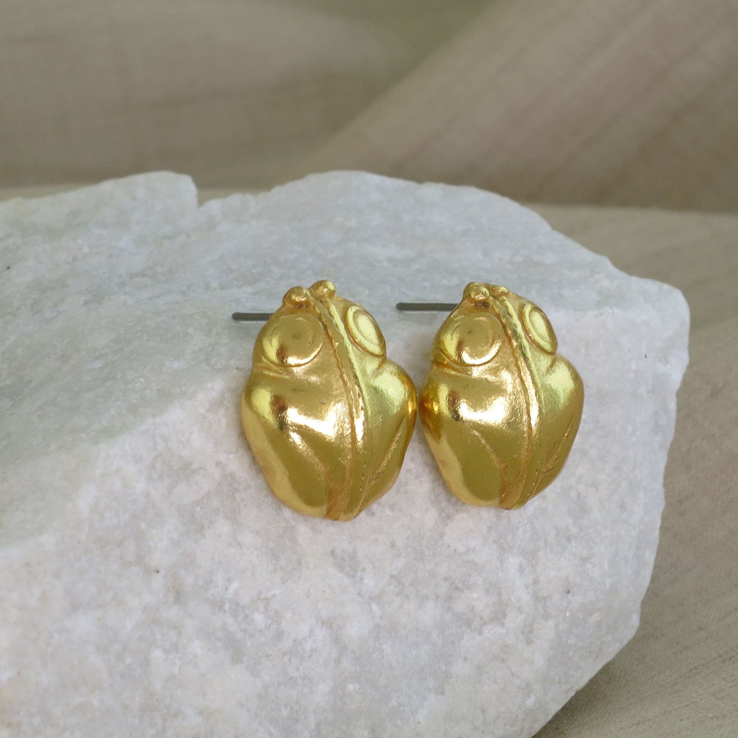 Tairona Carved Frog Earrings